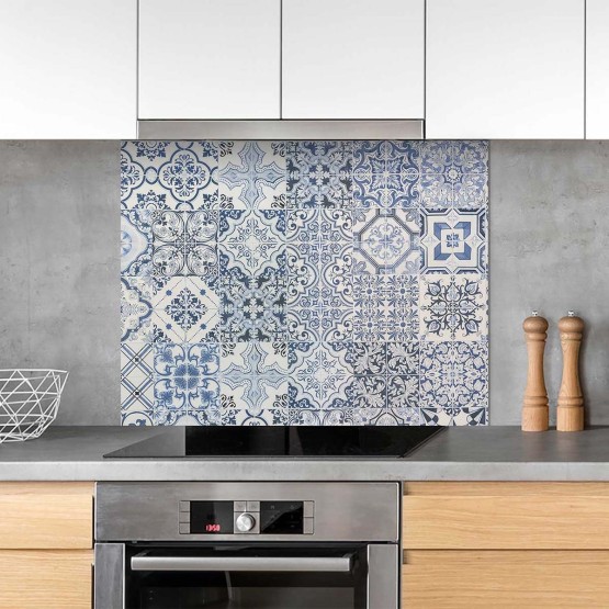 Fond de hotte mosaïque bleue et blanche