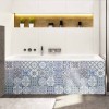 Tablier de baignoire en mosaïque style ethnique bleue et blanche