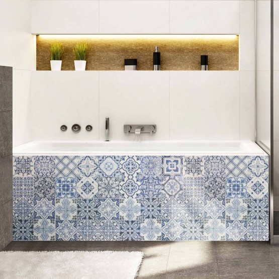 Tablier de baignoire en mosaïque style ethnique bleue et blanche